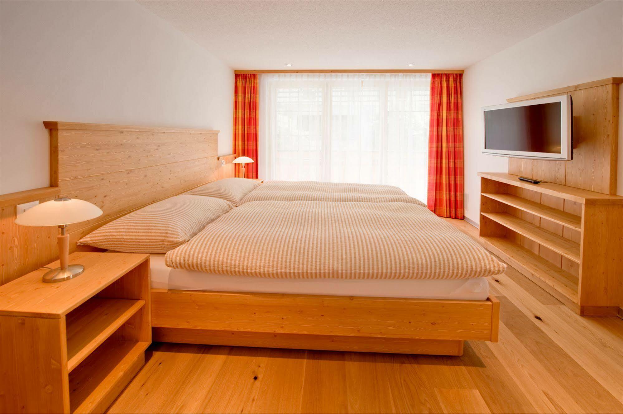 צרמט Jaegerhof Serviced Apartements מראה חיצוני תמונה