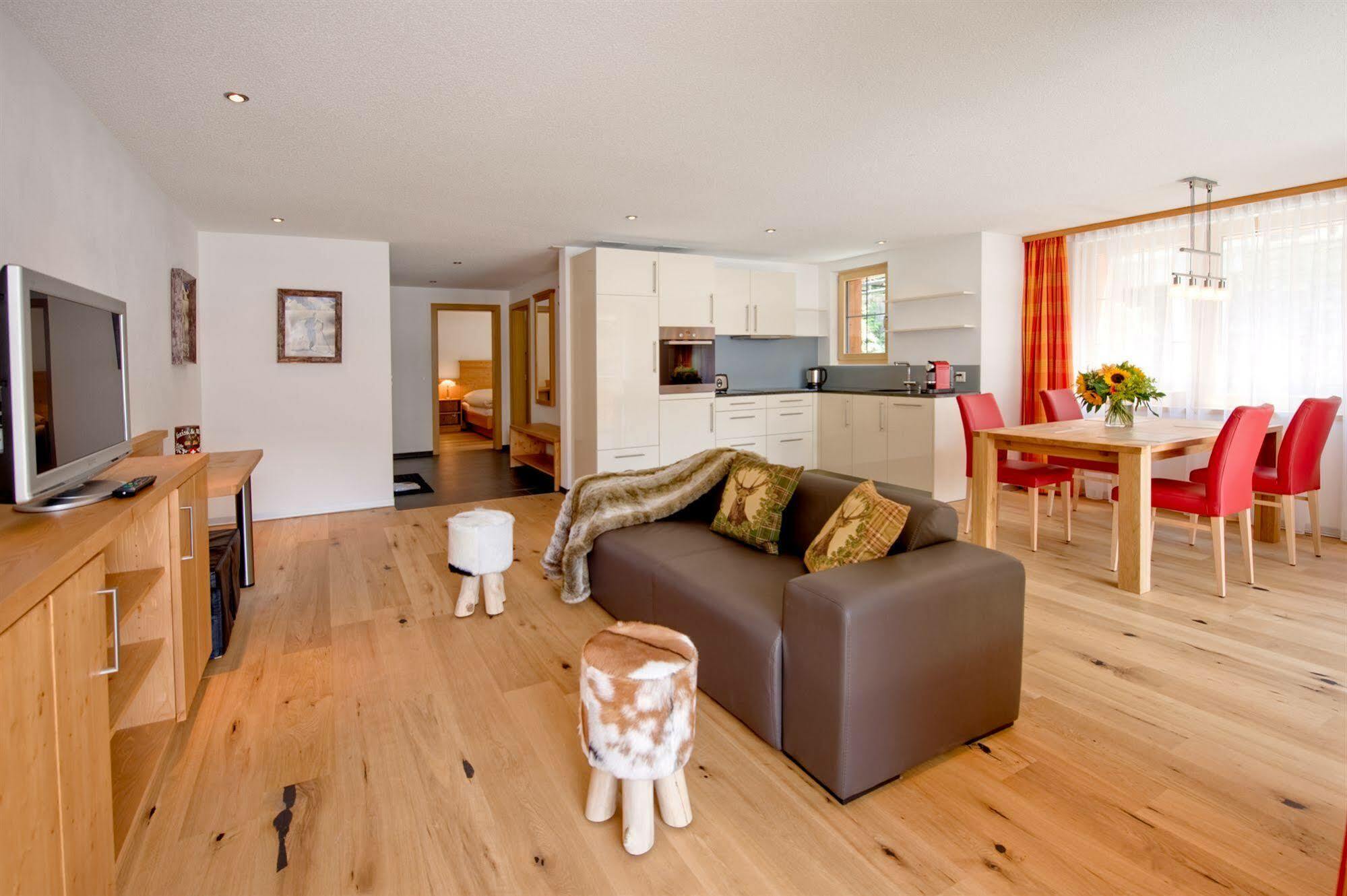 צרמט Jaegerhof Serviced Apartements מראה חיצוני תמונה
