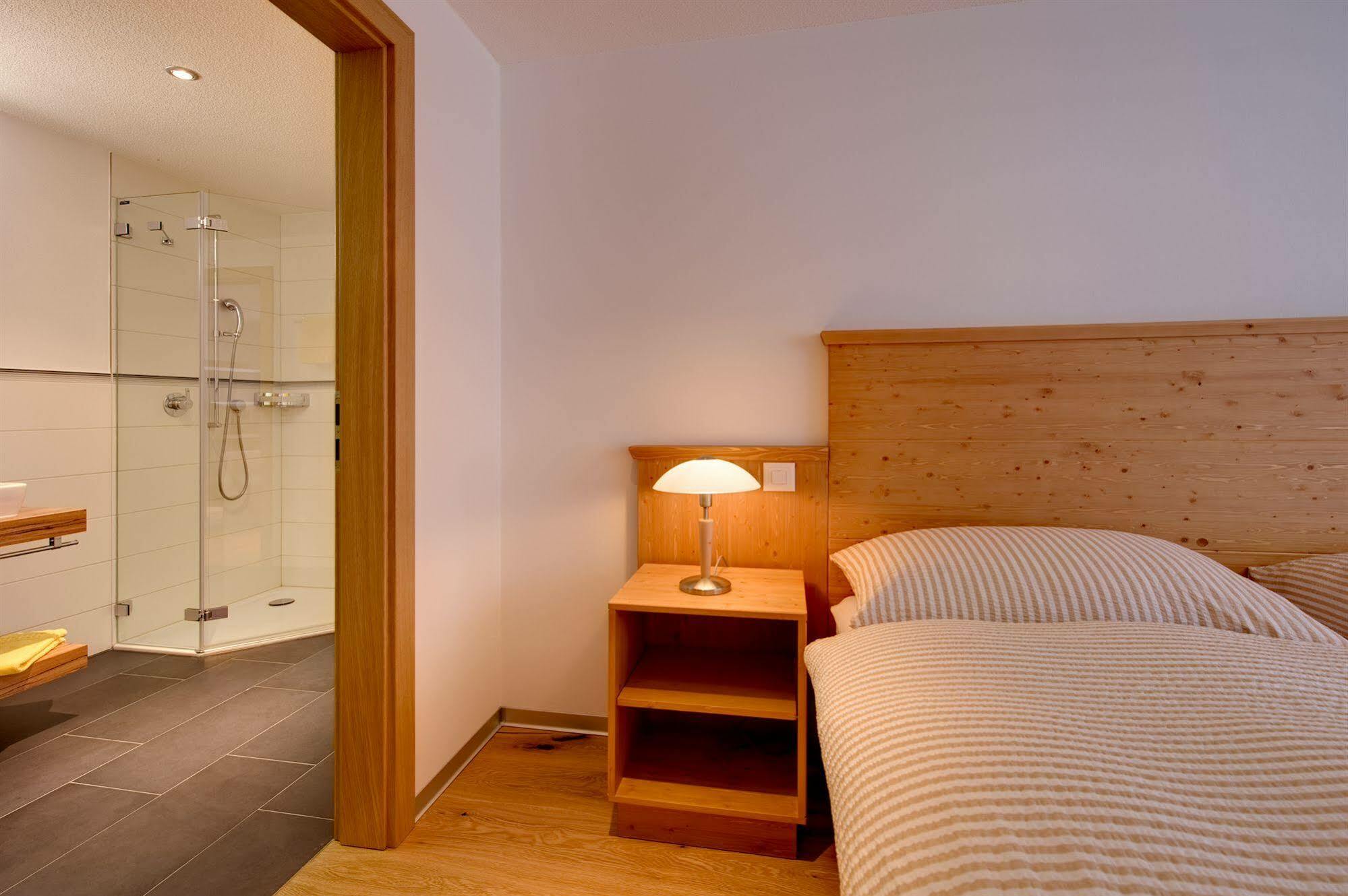 צרמט Jaegerhof Serviced Apartements מראה חיצוני תמונה