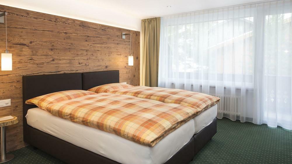 צרמט Jaegerhof Serviced Apartements מראה חיצוני תמונה